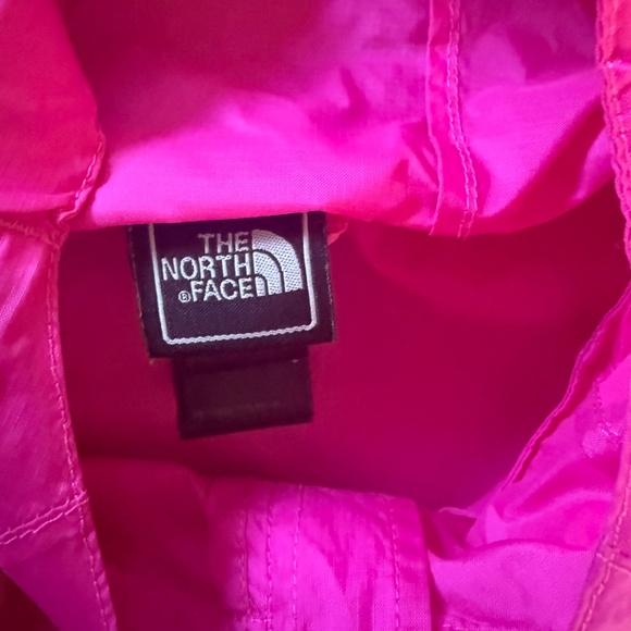North face windbreaker - Picture 2 of 4